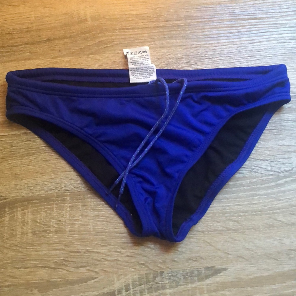 Bikini bottoms with tie